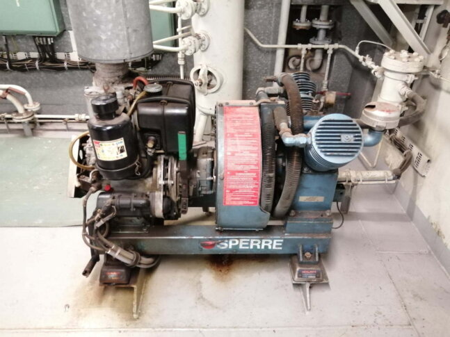 eMERGENCY MOTOR COMPRESSOR